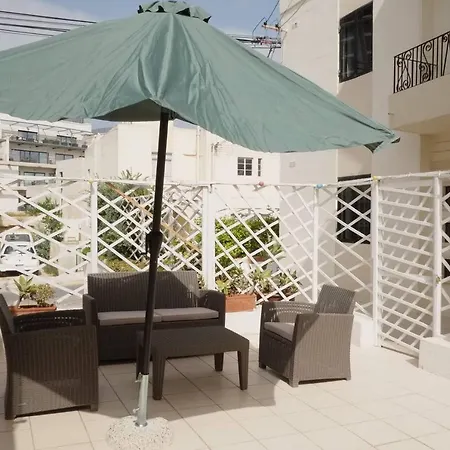 Βίλα House In *